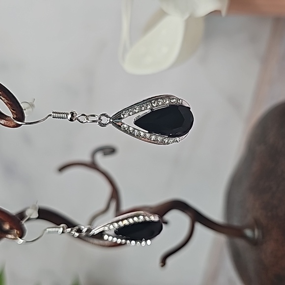 NEW BLACK TEARDROP SILVER RHINESTONE DANGLE PIERCED EARRINGS - Picture 3 of 7